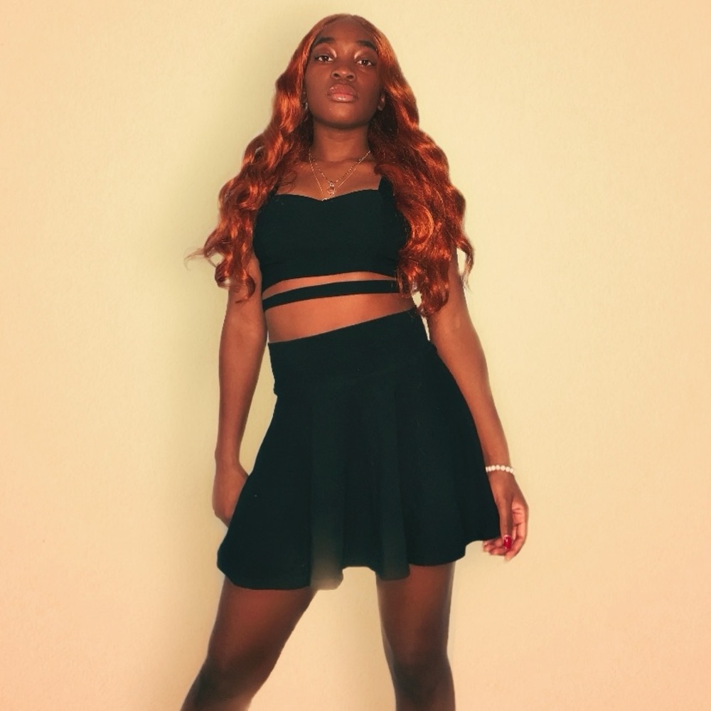 BLACK SKIRT